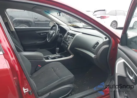 2015 Nissan Altima 2.5 z USA, uszkodzony, nr VIN 1N4AL3AP1FC208815